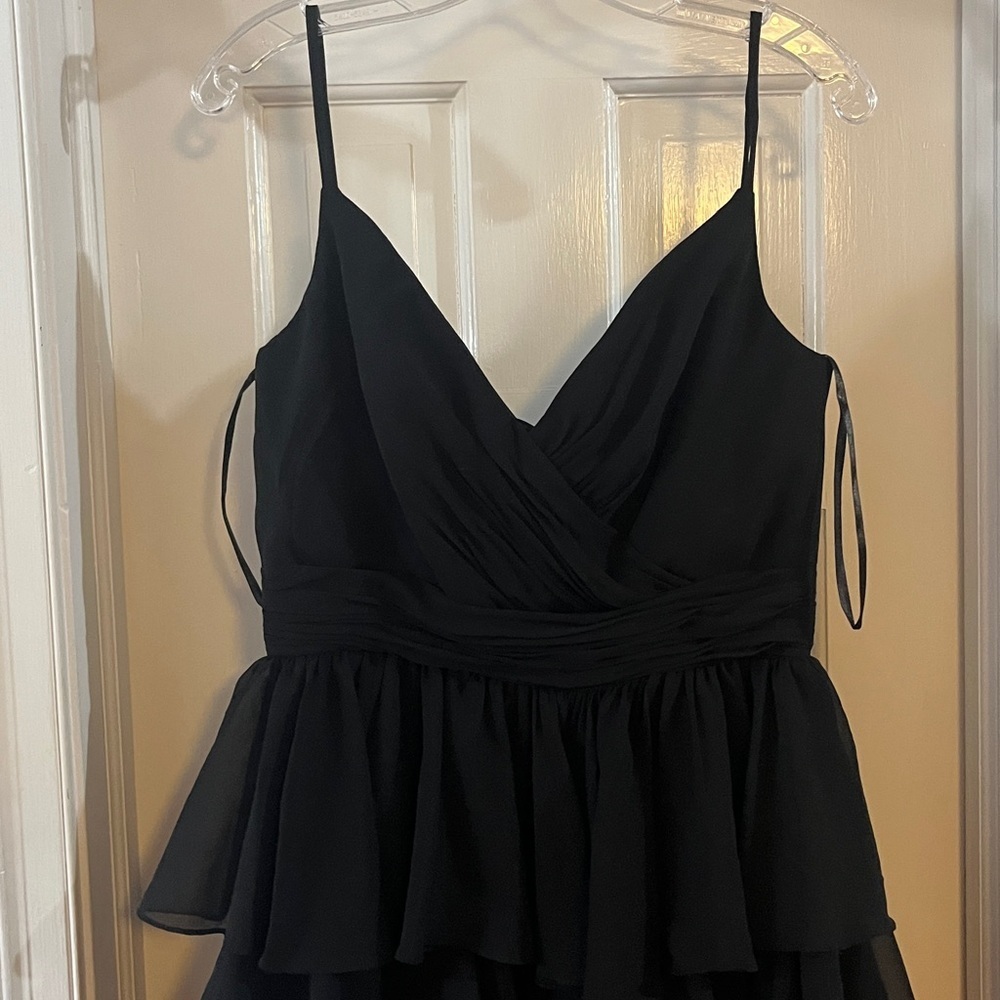 Mac Duggal Black V-Neck Gown with Ruffled Skirt Size 8 NWOT - Picture 17 of 17